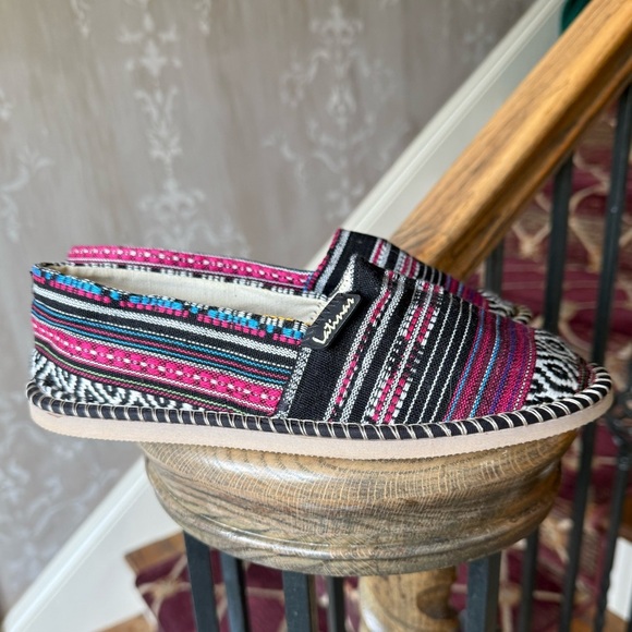 Latinas ladies fabric flats excellent condition, size 8 - Picture 2 of 11